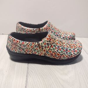 Women's Multi Color Klogs Footwear Nursing Shoes Slip Resistant size 7 M